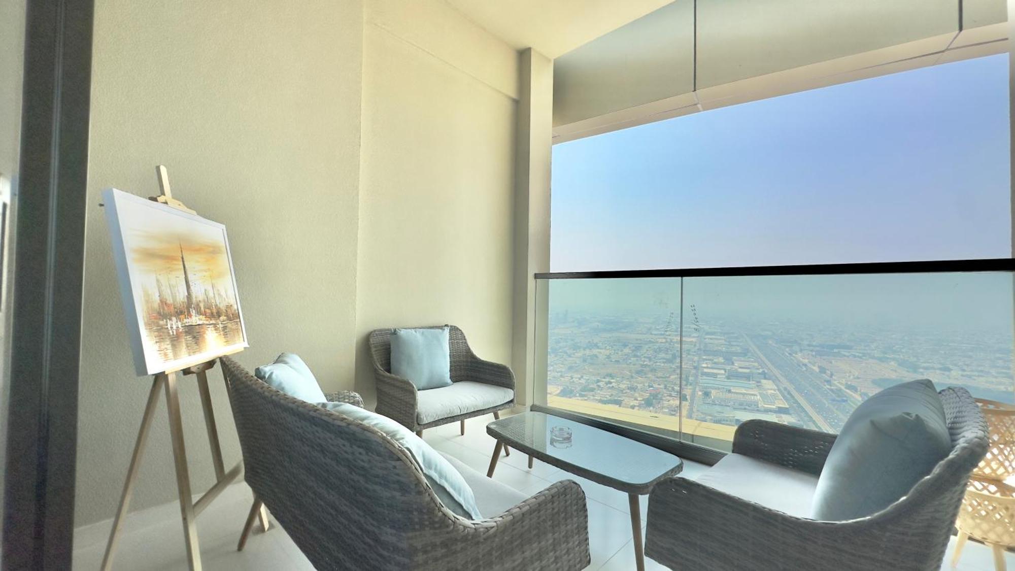 Apartment High-rise 2br 57th Floor Close To Downtown By Vibel