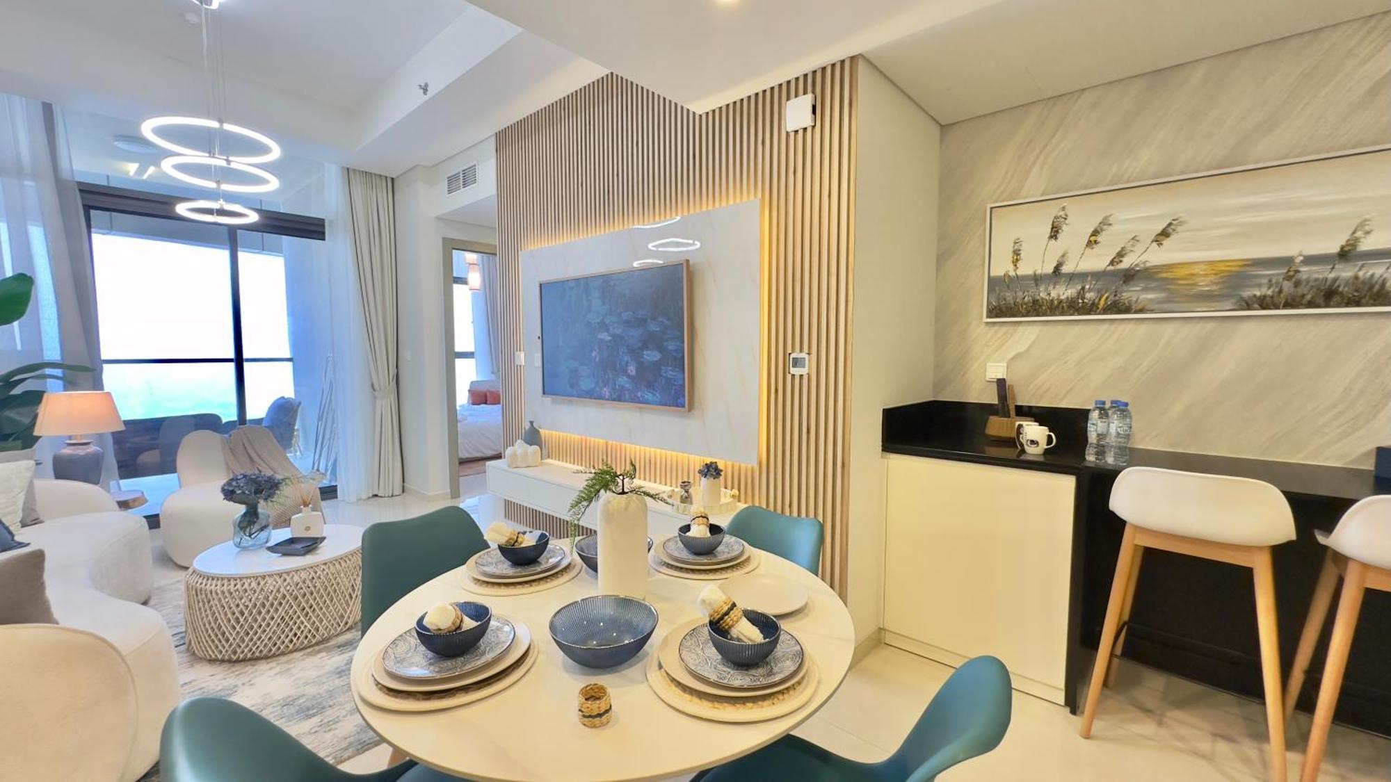High-rise 2br 57th Floor Close To Downtown By Vibel Apartment