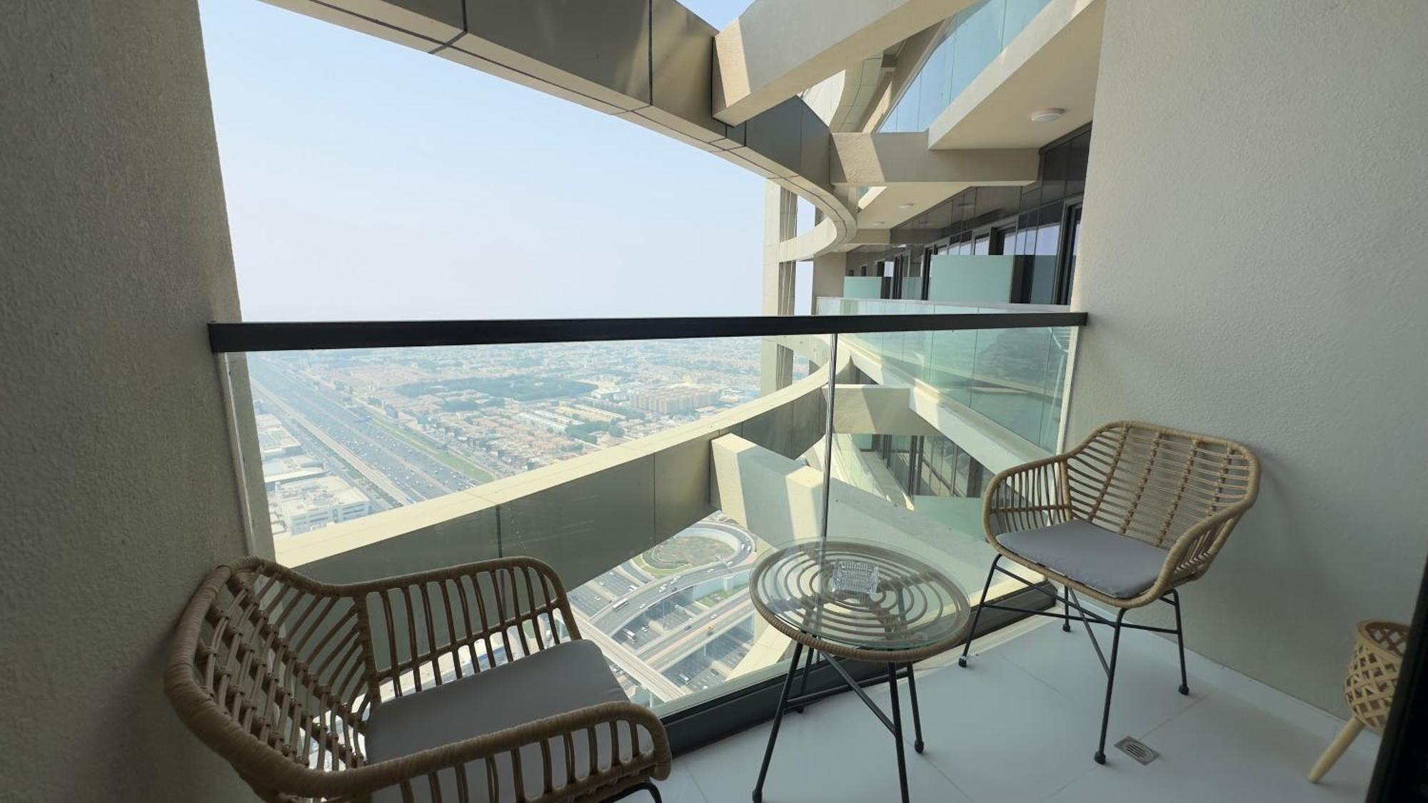 High-rise 2br 57th Floor Close To Downtown By Vibel Apartment *